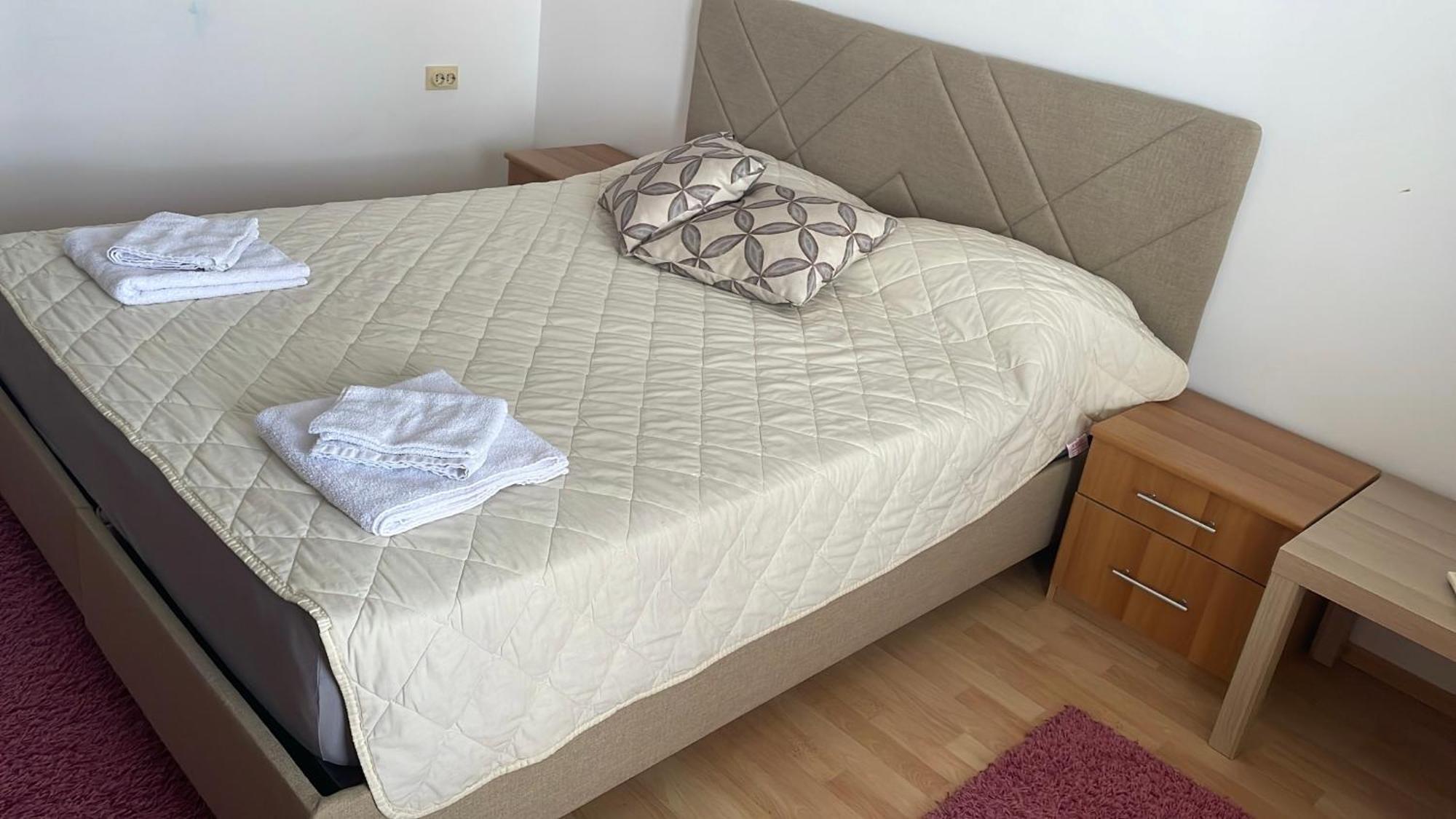 Bt Lux Apartment 2 Скопие Екстериор снимка